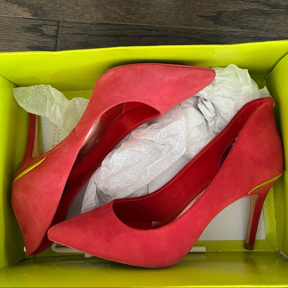 TED BAKER RED HEELS - Picture 4 of 6